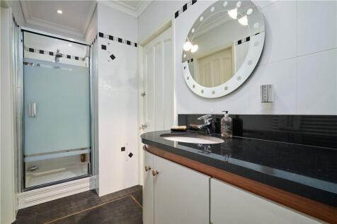 J&amp;J En-Suite