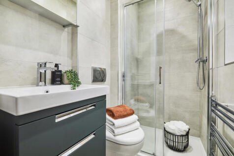 Br1 En-Suite