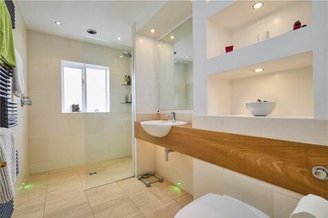 Contemporary EnSuite