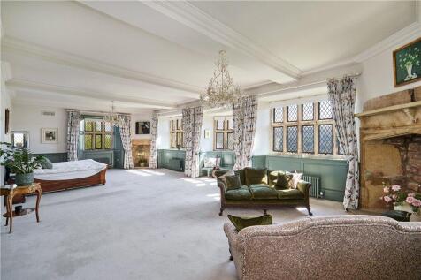 Palatial Bedroom