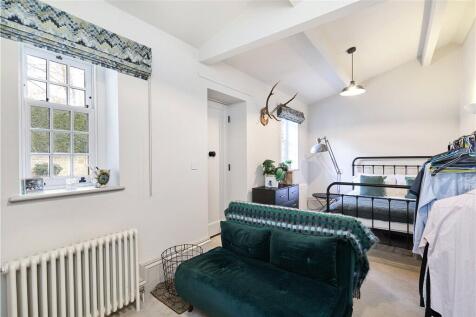 Sitting Room / BR5