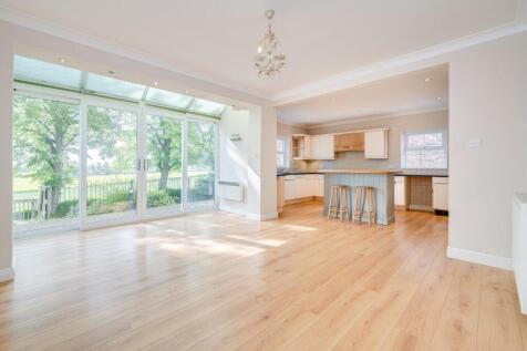 Open Plan Dining