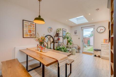 Dining/Sitting Area