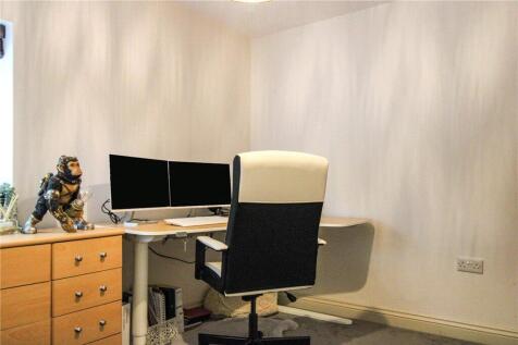 Bedroom 2/Study