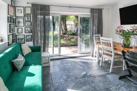 Sitting/Dining Room