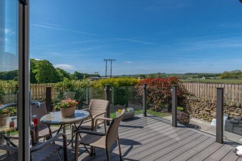 Rear Decked Area