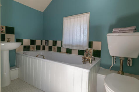 En Suite Bathroom