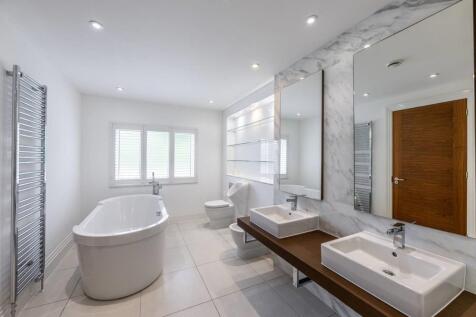 ensuite bathroom 2