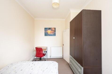 4 Seaforth Bedroom3