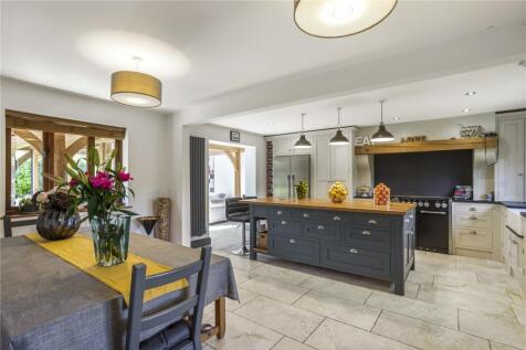 Kitchen/ Breakfast