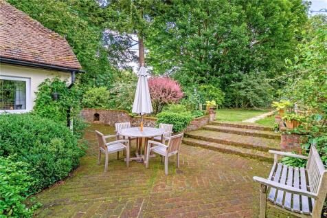 Alfresco Dining