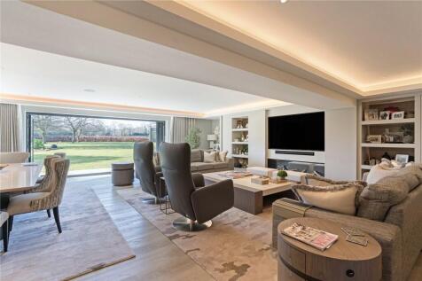 Sitting/Dining Room