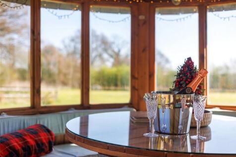 Breeze House Dining