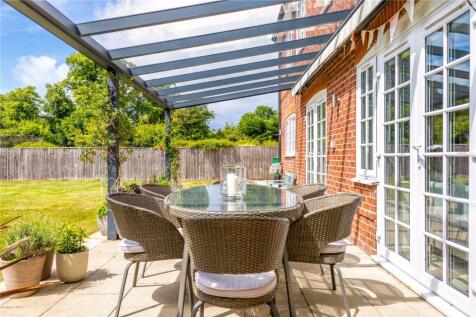 Alfresco Dining