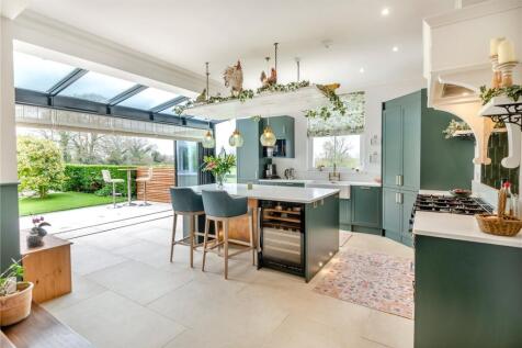 Kitchen/ Breakfast