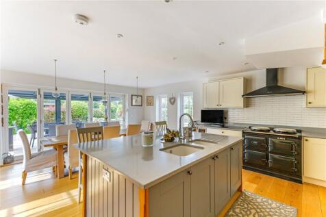 Kitchen/ Breakfast