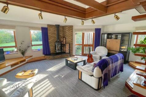churchgarth living room 2 v.jpg