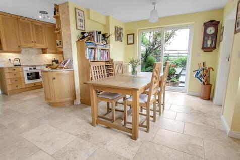 Dining area.jpg