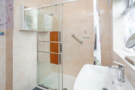 shower room b