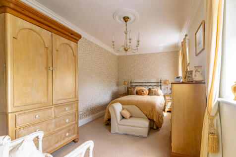 bedroom4