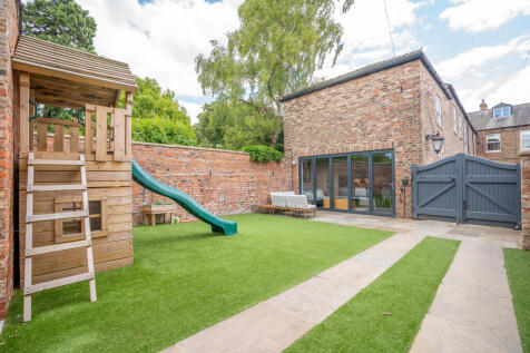 Garden to House View