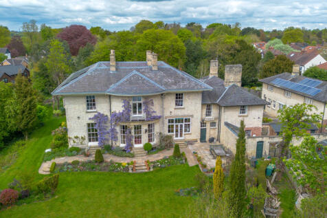 cliftonholme19