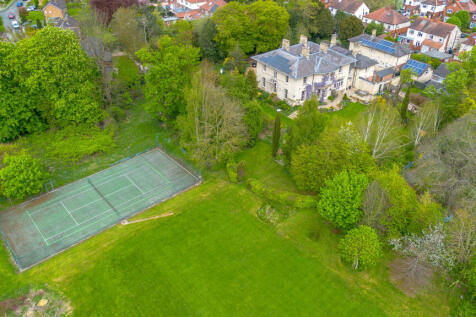cliftonholme20