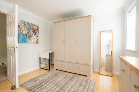 11woodlandmews24