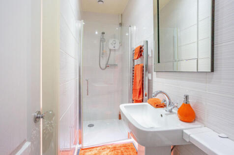 bedroom 3 ensuite