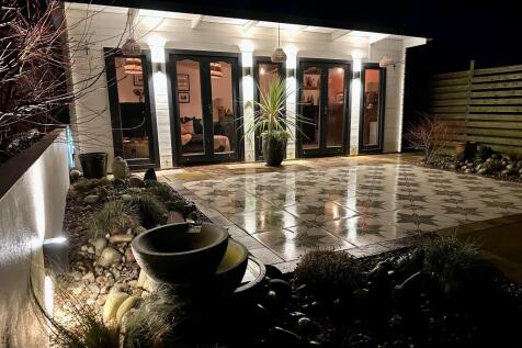 summer house night time