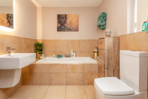bedroom 1 ensuite a