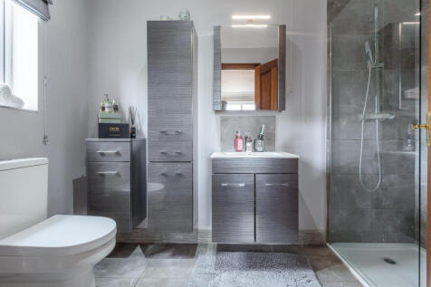 bedroom 2 ensuite