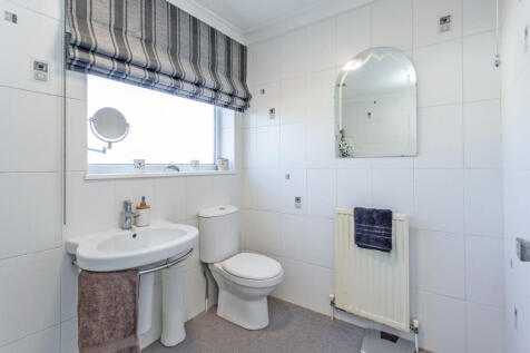 bathroomb