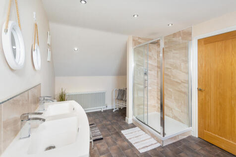 bathroom 2b