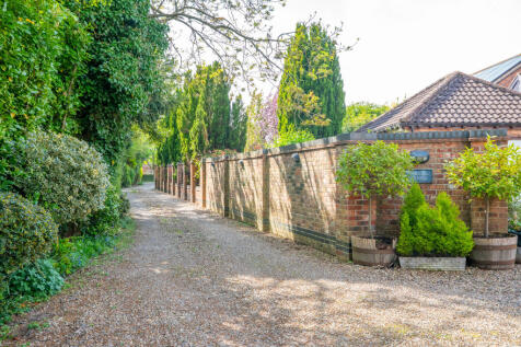 byfieldhouse5