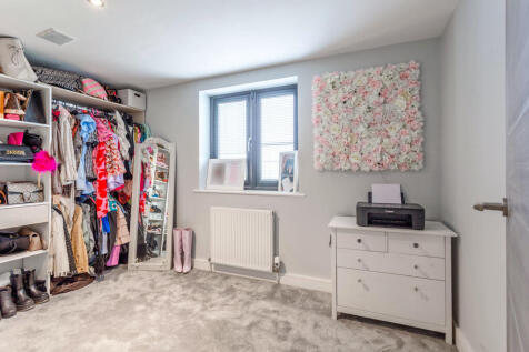 bed 6/dressing room b