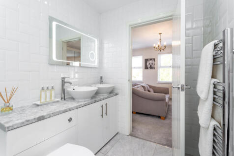 Master Ensuite
