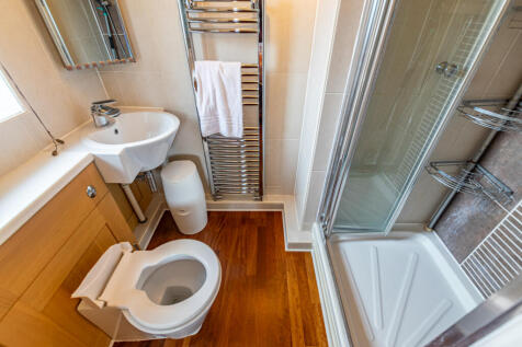 bedroom1ensuite