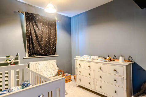 bedroom4