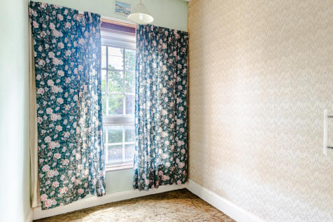bedroom4