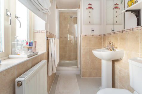 bedroom1ensuite