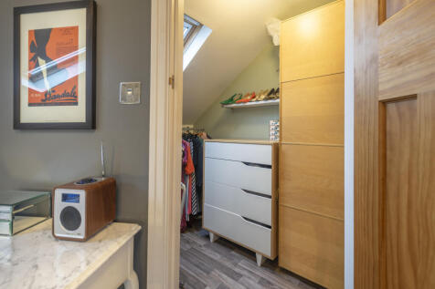 Bedroom 4 Dressing Room
