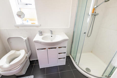 bedroom1ensuite