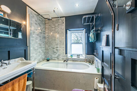 bedroom1ensuite