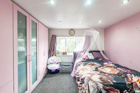 bedroom4