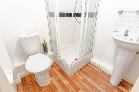 bedroom1ensuite