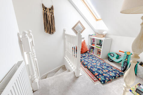 bedroom4landing