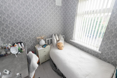 bedroom4