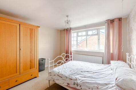bedroom4