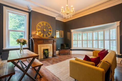 2tudorhouse12